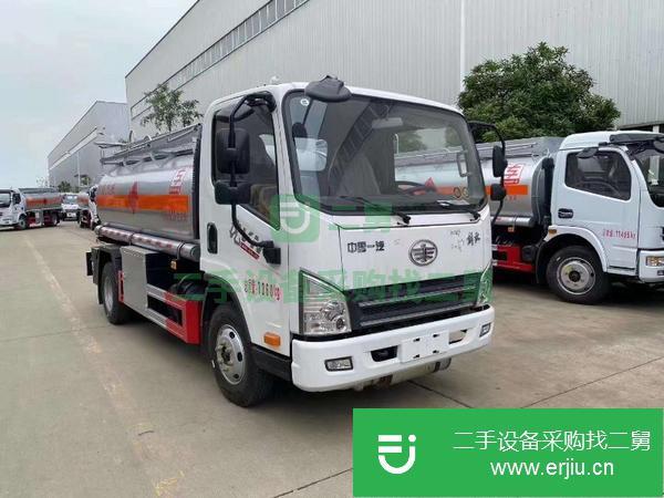重慶出售二手解放5噸油罐車國五濰柴110馬力發動機