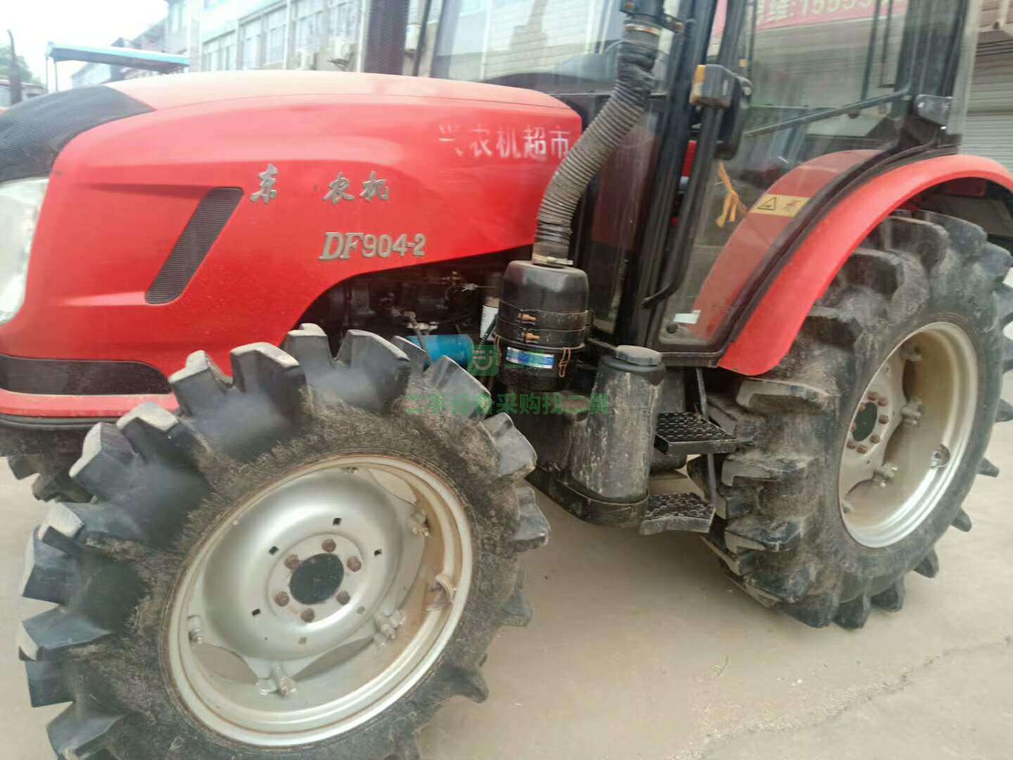 出售一臺一六年下半年的拖拉機，價格不貴
