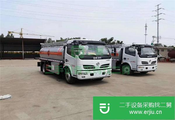 新疆出售二手柳汽小三軸鋁合金油罐車
