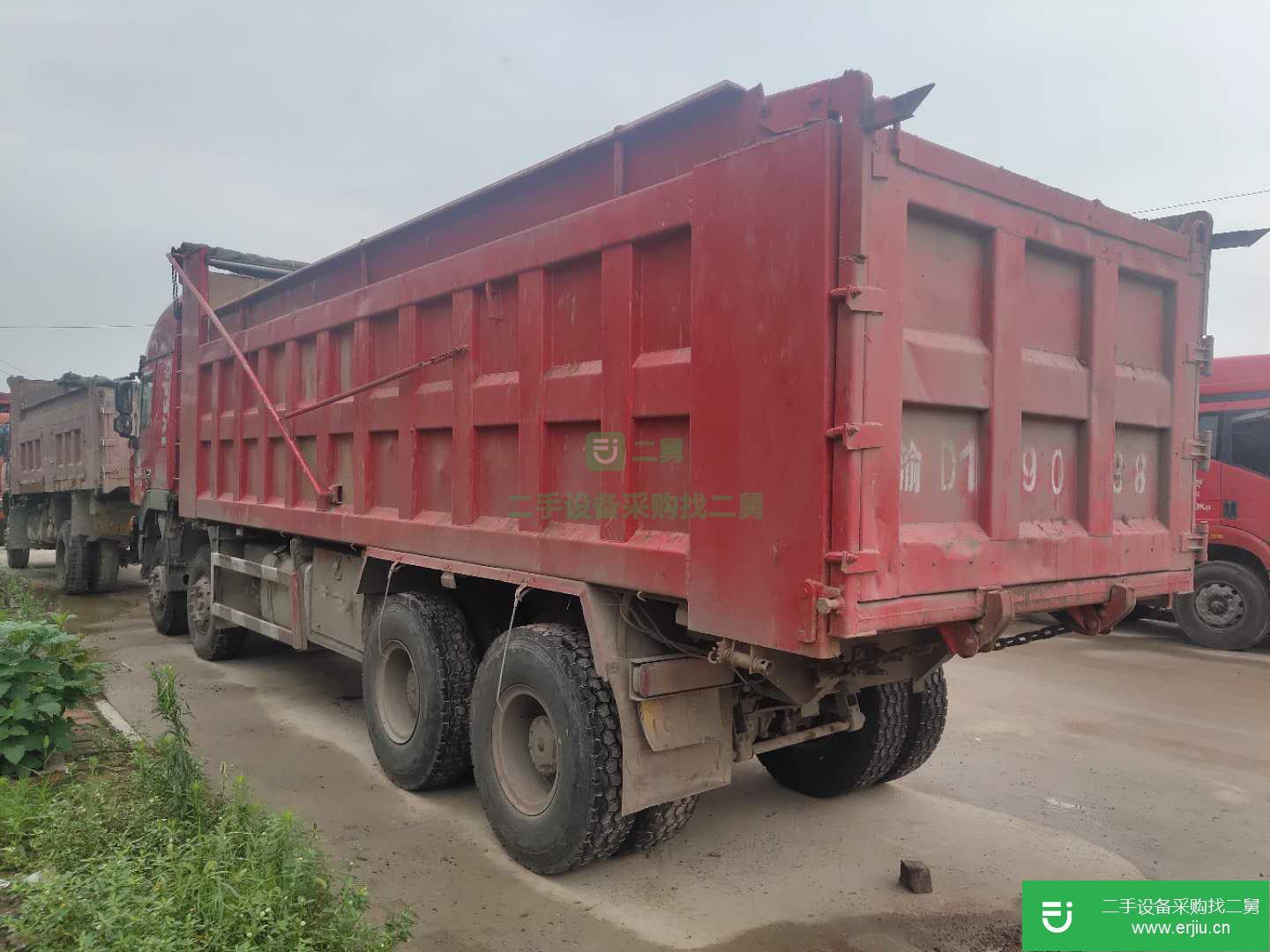 重慶出售二手上汽紅巖430馬力自卸車
