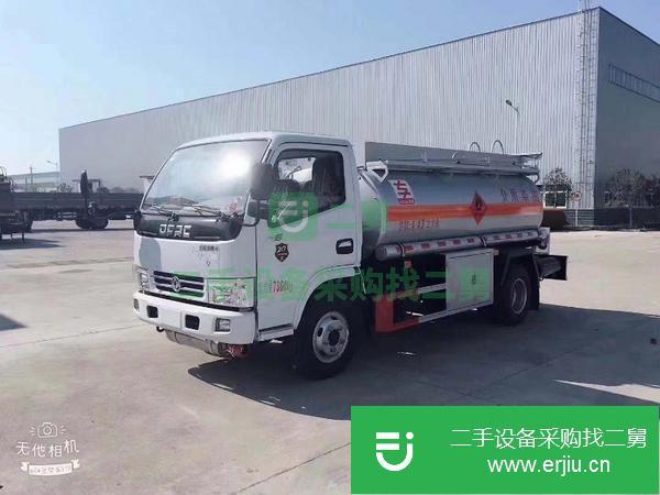 江蘇出售二手東風多利卡2噸油罐車包上