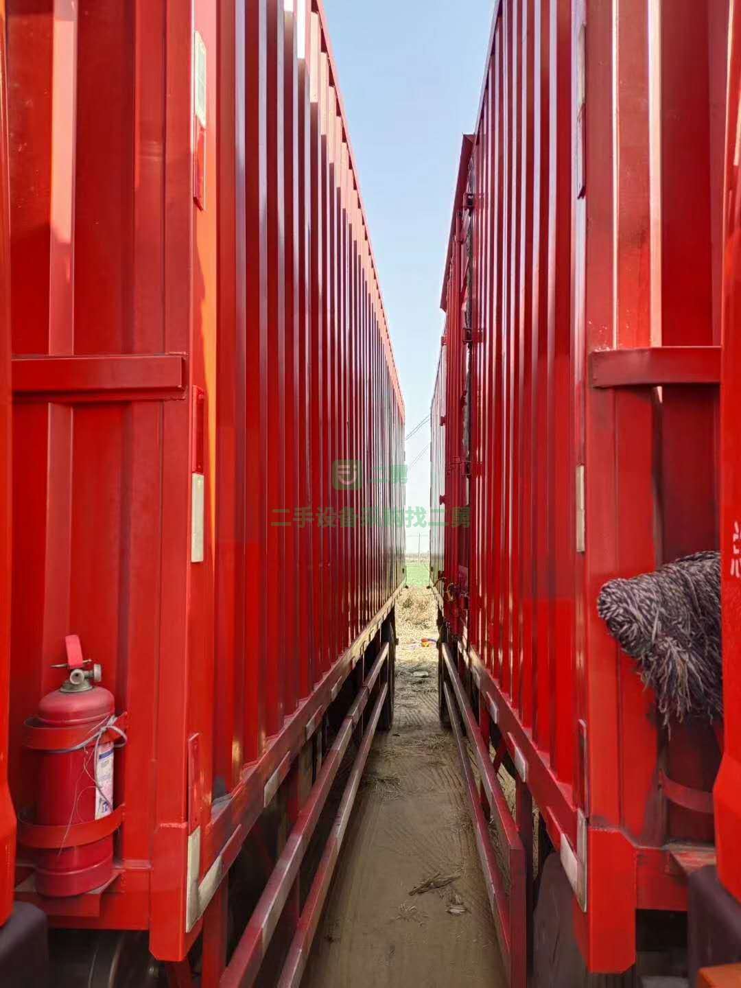 出售一臺車齡3個月9.6前二后四高欄貨車，車況精品，帶大保險