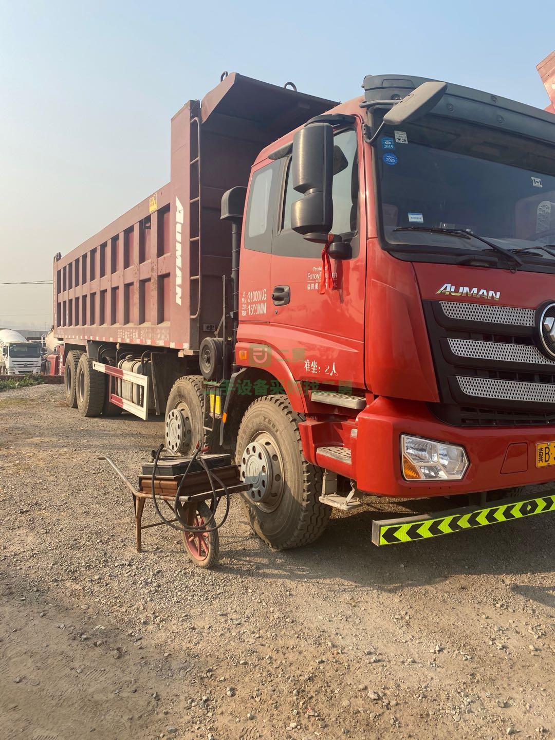 出售一臺(tái)17年11月的歐曼自卸車，箱長(zhǎng)8.2米