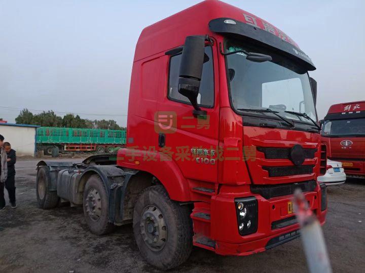 出售16年的紅巖杰卡390馬力的牽引車，全車鋁合金鋼圈，輪胎八成新