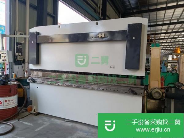 廣東出售二手100T*3200數(shù)控折彎機(jī)