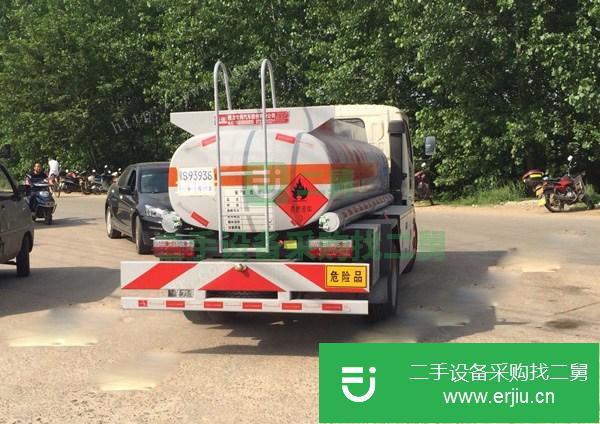 浙江出售二手2噸油罐車全柴88馬力5檔變速箱