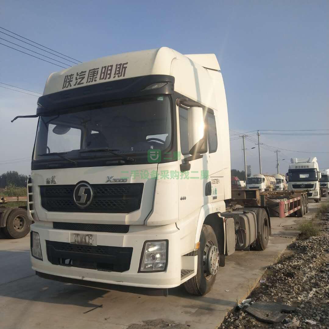 出售二手重汽18年11月牽引車頭 LNG燒汽 440馬力995瓶