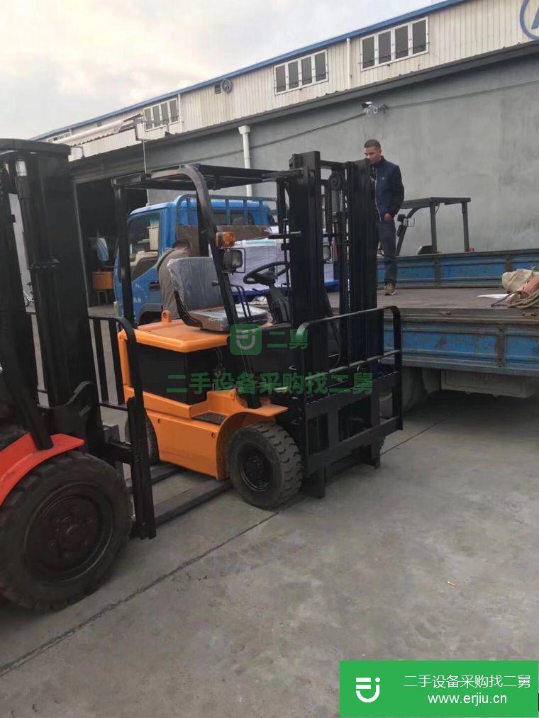 上海出售二手杭州1.5噸電動叉車，升高3米