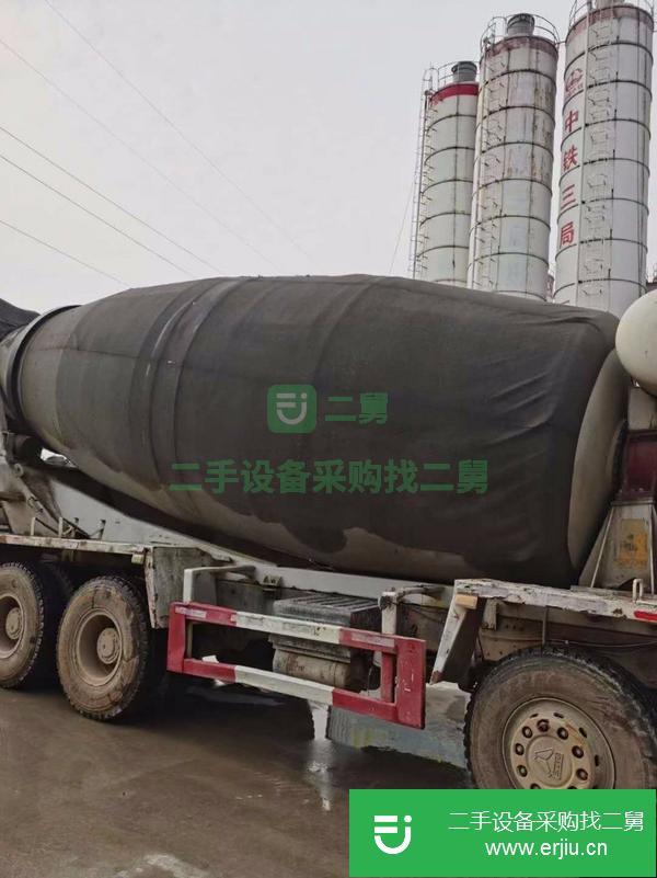 內蒙古出售二手豪沃亞特大18方攪拌車可提檔