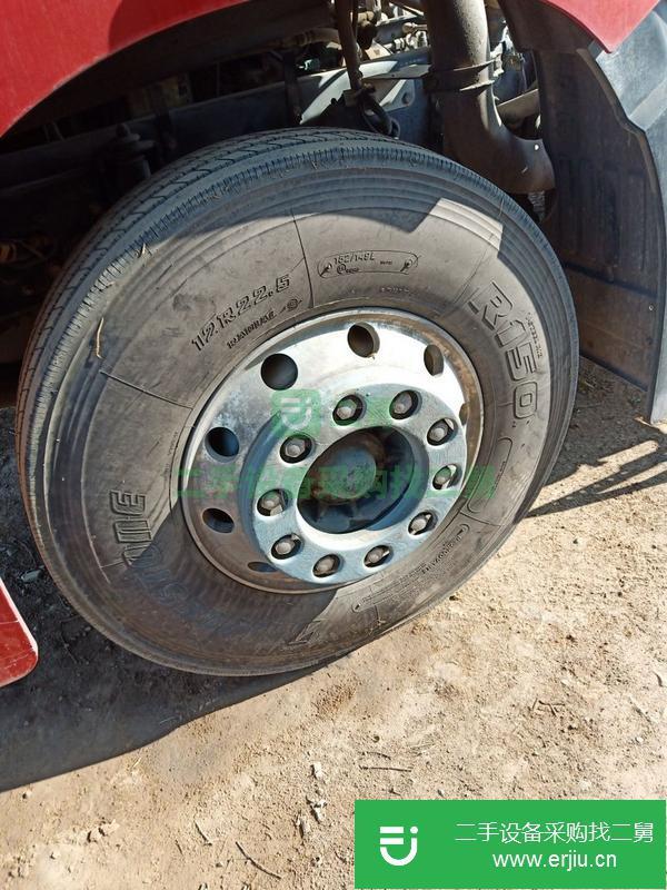 河北出售二手解放牽引車，420馬力，國五雙驅，車況原版
