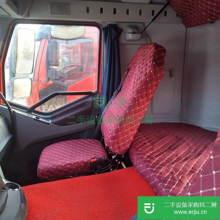 山東出售二手解放雙驅牽引車