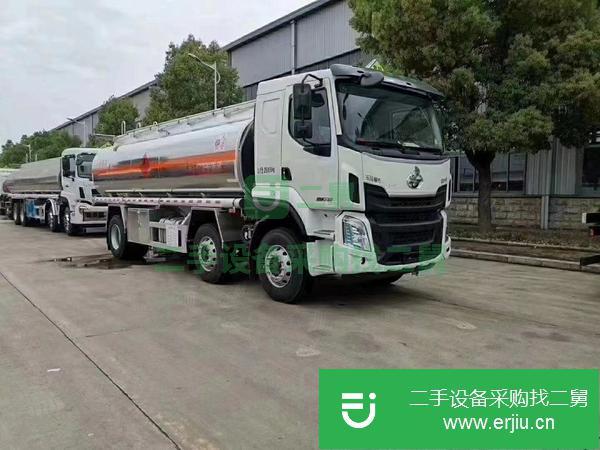 湖北出售二手東風柳汽小三軸玉柴240法士特八檔鋁合金油罐車
