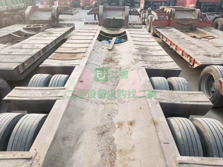 出售二手的九成新的13米爬梯掛車，正規手續可提戶可掛靠