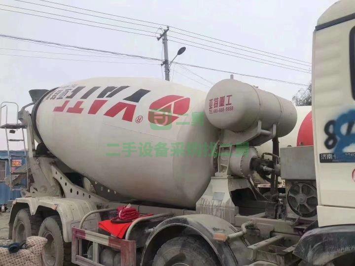 出售國五輕量化12方攪拌車，車況精品，包提檔過戶，支持分期