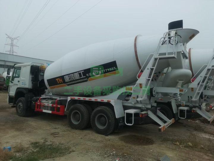 出售18年豪沃攪拌車，唐鴻上裝，拉23方罐子，車況精品