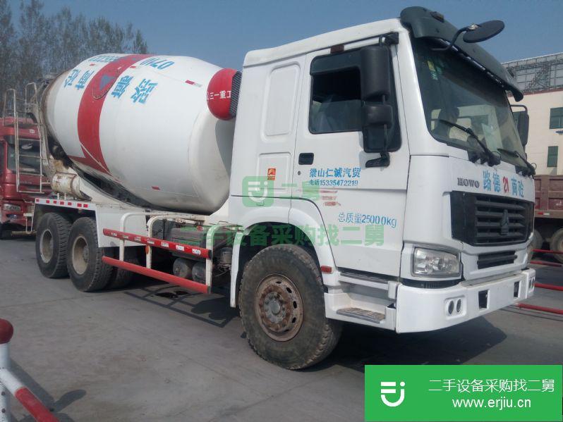 貴州出售二手豪沃水泥攪拌車，三一上裝