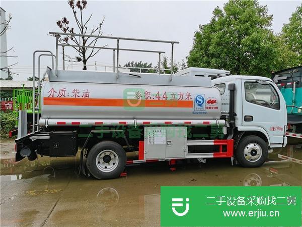 四川出售二手4.4方102馬力加油車