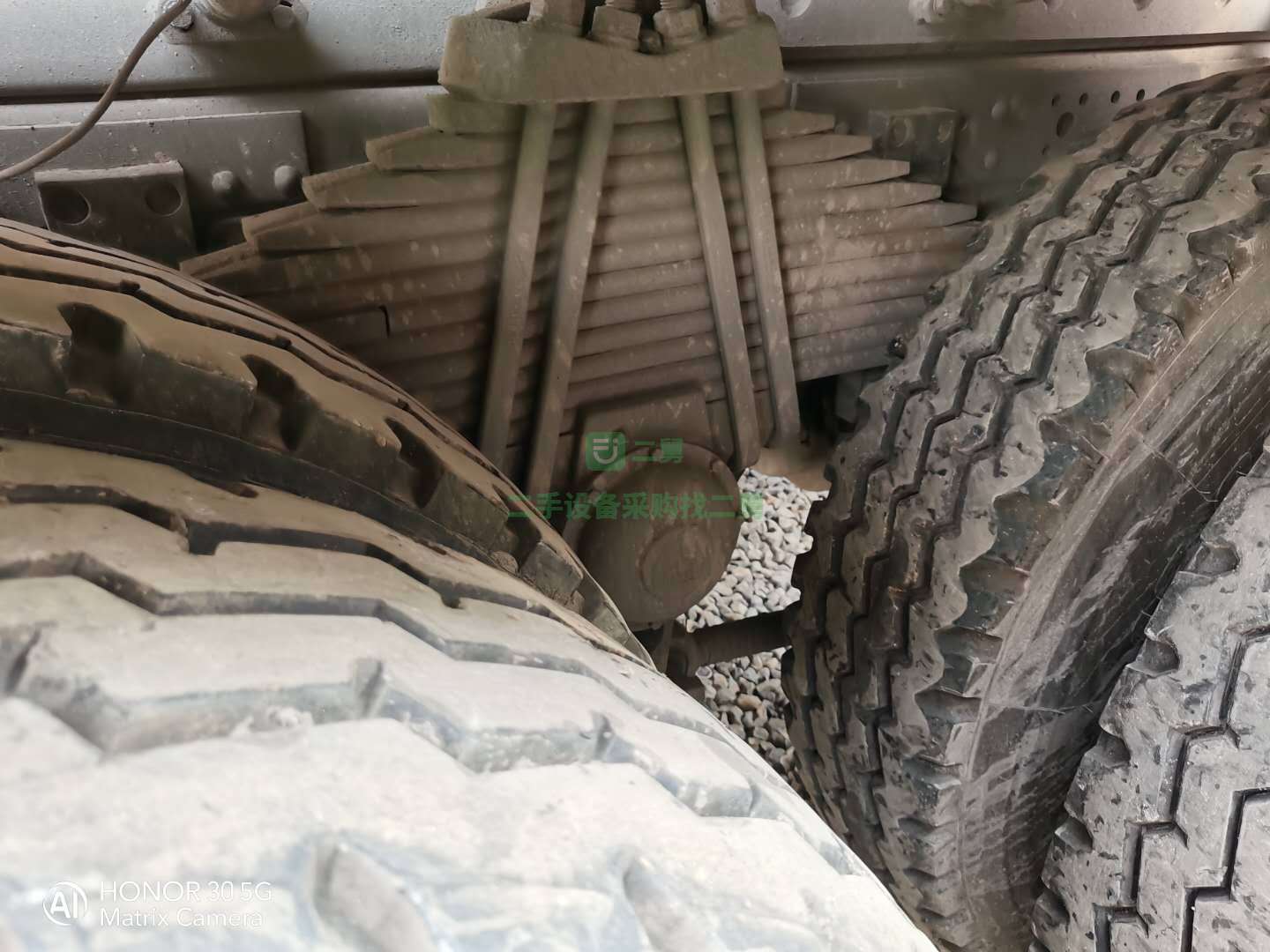 出售一臺17年豪沃后八輪大12方攪拌車，中聯上裝