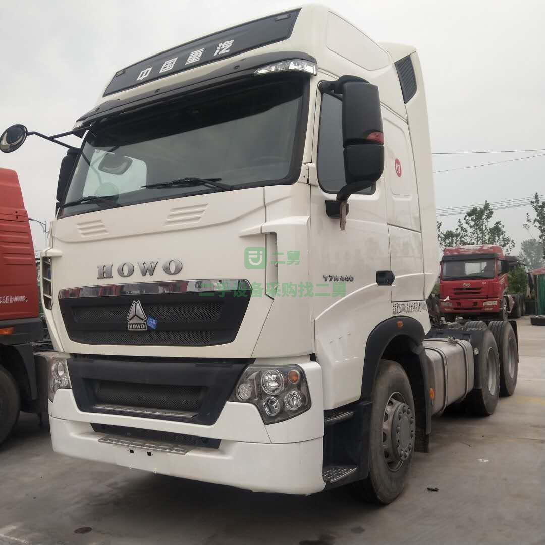 出售二手18年11月豪沃T7H/430馬力LNG燒汽牽引車