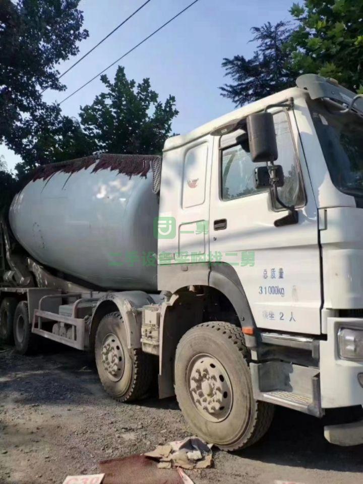 出售18年豪沃攪拌車，唐鴻上裝，拉23方罐子，車況精品