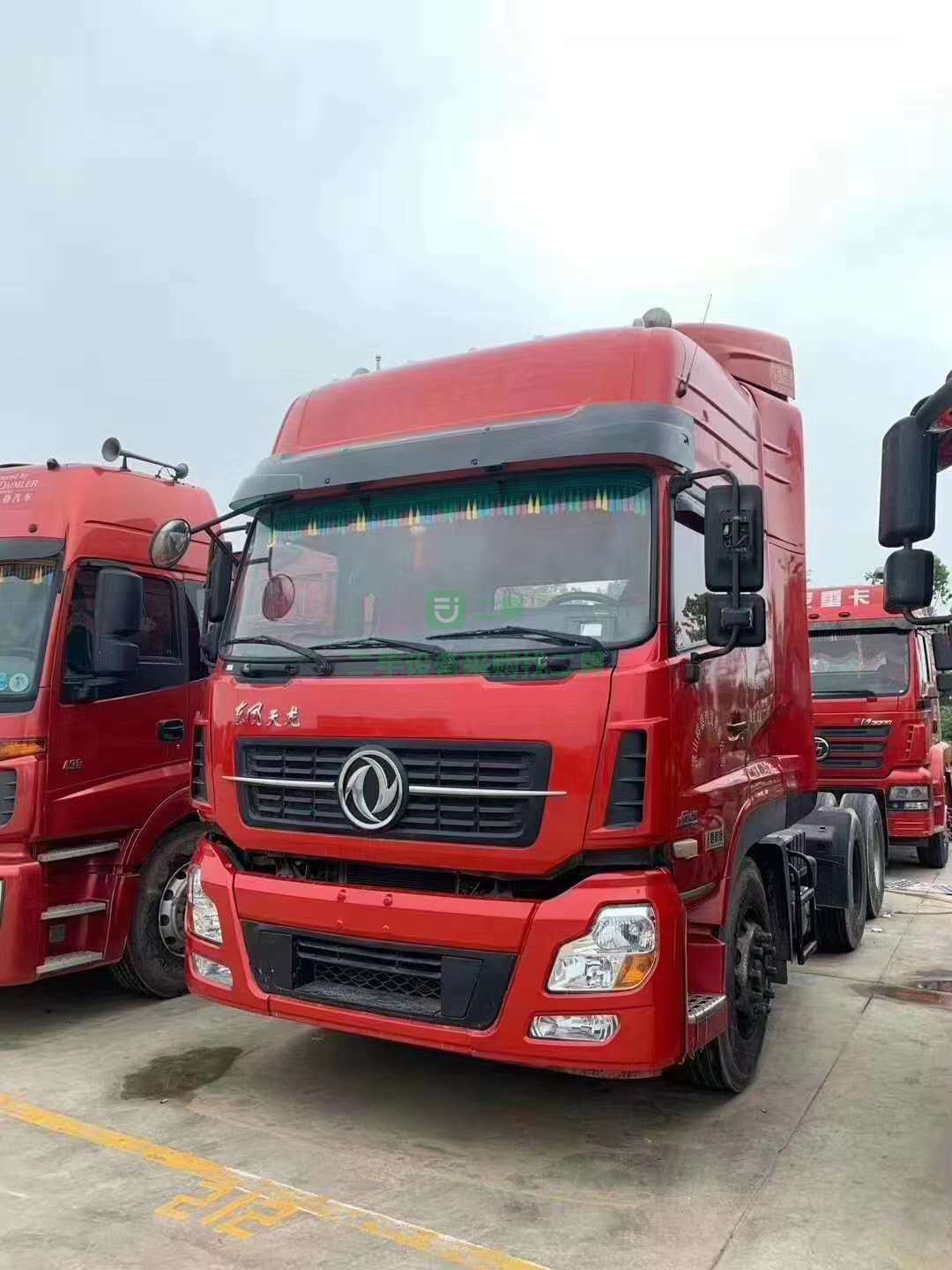 出售二手18年11月豪沃T7H/430馬力LNG燒汽牽引車