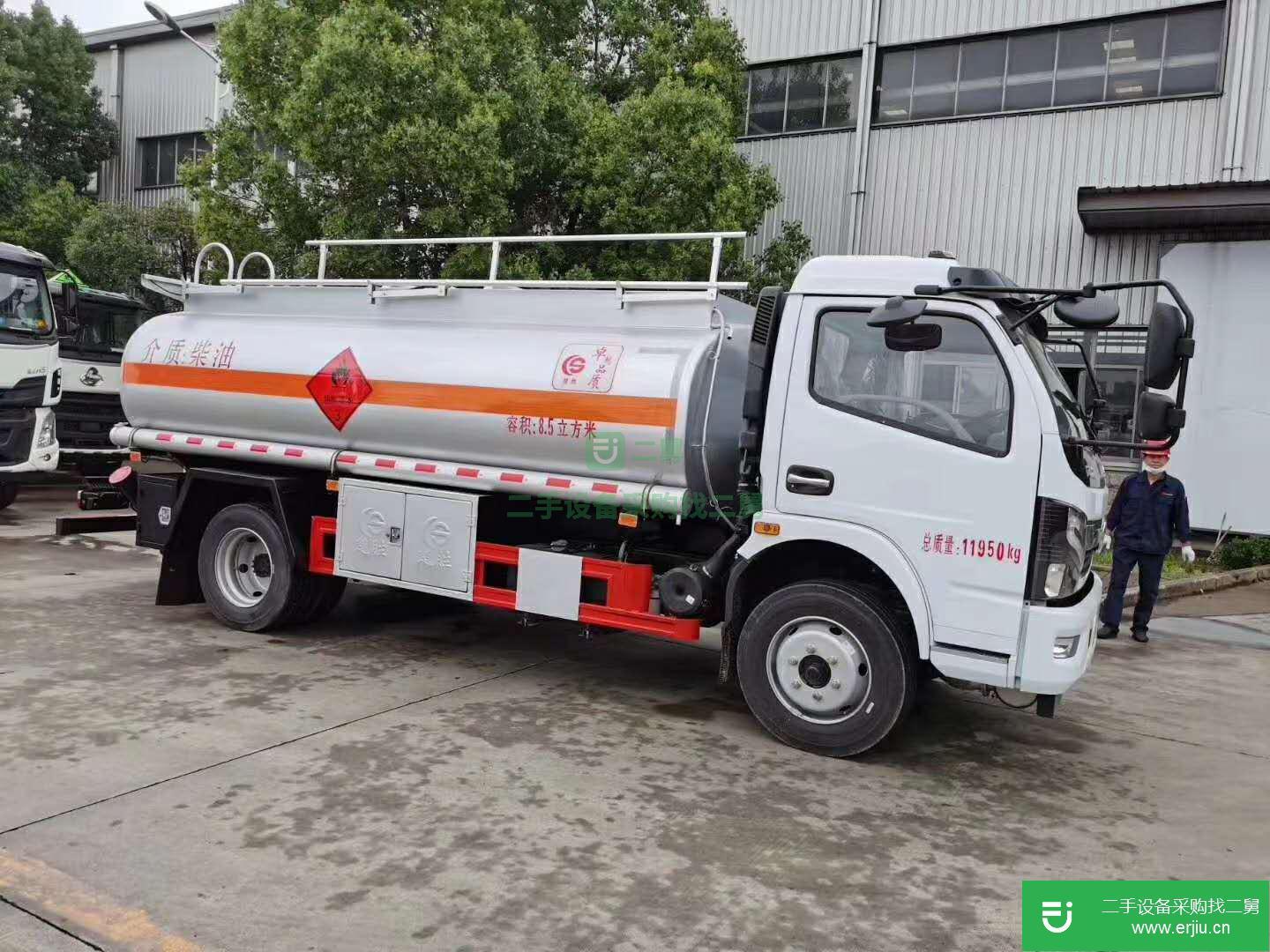 湖北出售二手東風(fēng)國(guó)六8噸油罐車(chē)
