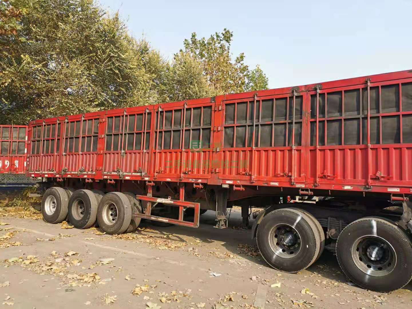 急售一臺(tái)16年11月11米輕體半掛車(chē)！自重5.8噸