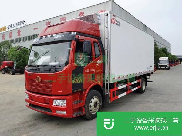 福建出售二手解放J66.8米240馬力冷藏車