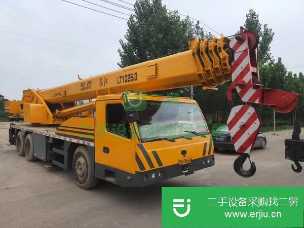 河南出售二手10年長江25噸五節(jié)臂吊車