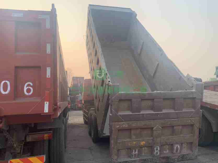 出售13年全手續(xù)6米豪沃后八輪自卸車