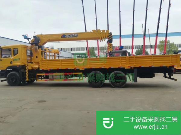 湖北出售二手卡特后八輪隨車吊上裝程力2噸5節U型臂吊機