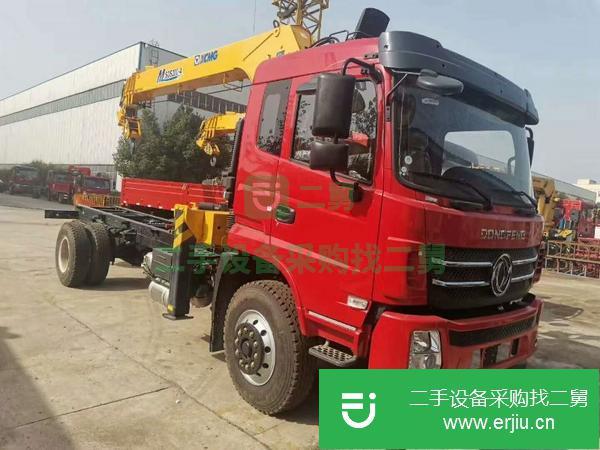 湖北出售二手東風D17單橋隨車吊配徐工8噸吊機可分期包上戶