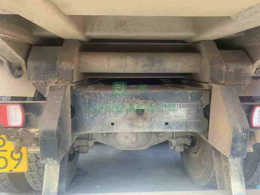 出售13年全手續8.6米德龍前四后八自卸車
