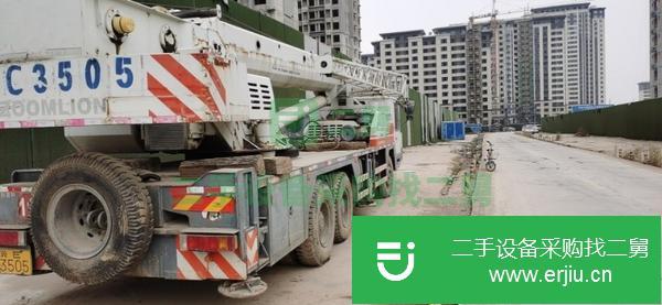 河北出售二手中聯(lián)25噸四節(jié)臂吊車