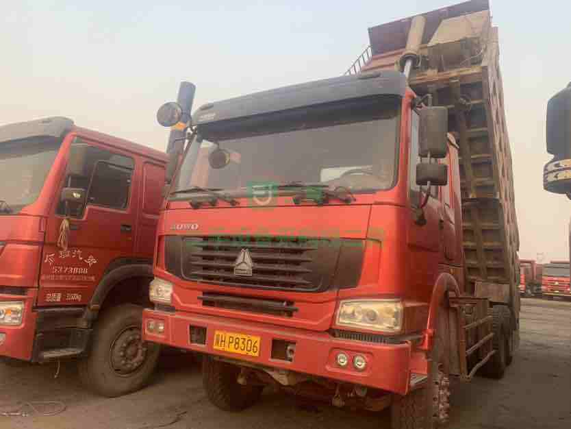 出售13年全手續(xù)6米豪沃后八輪自卸車