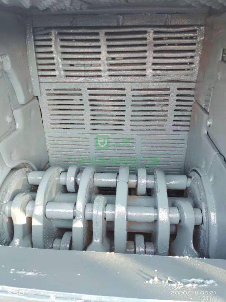 出售二手八成新的1010制砂破碎機