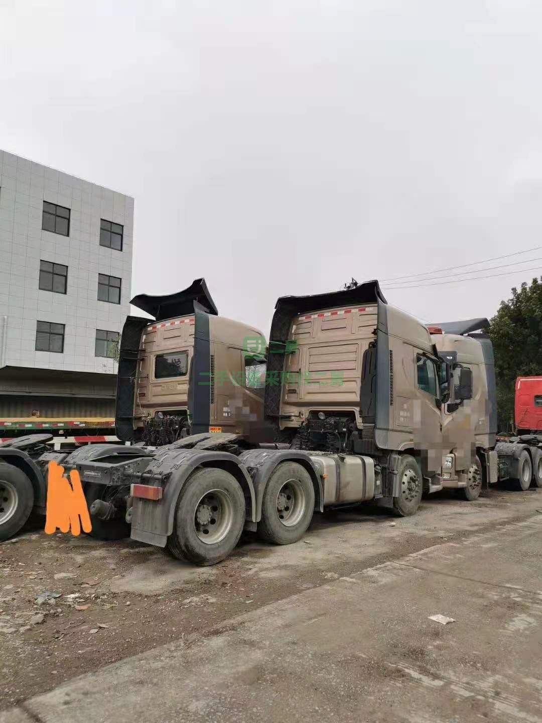 出售兩臺法院查封天龍旗艦520馬力牽引車
