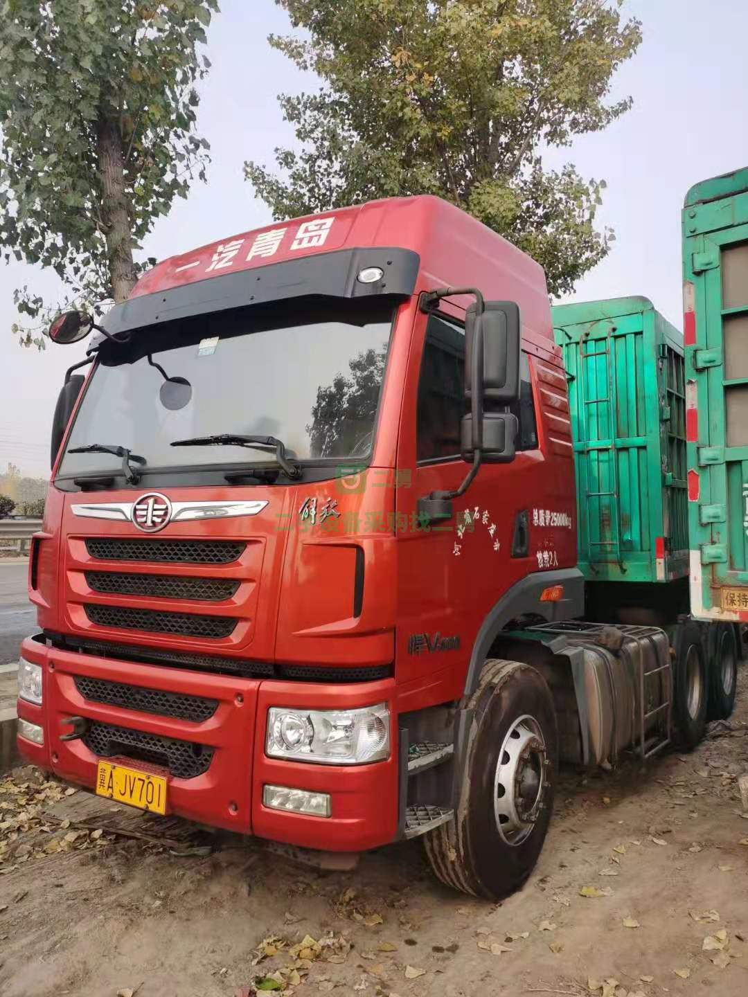 急售一臺一年4個月捍衛400牽引車，全車輪胎9.9