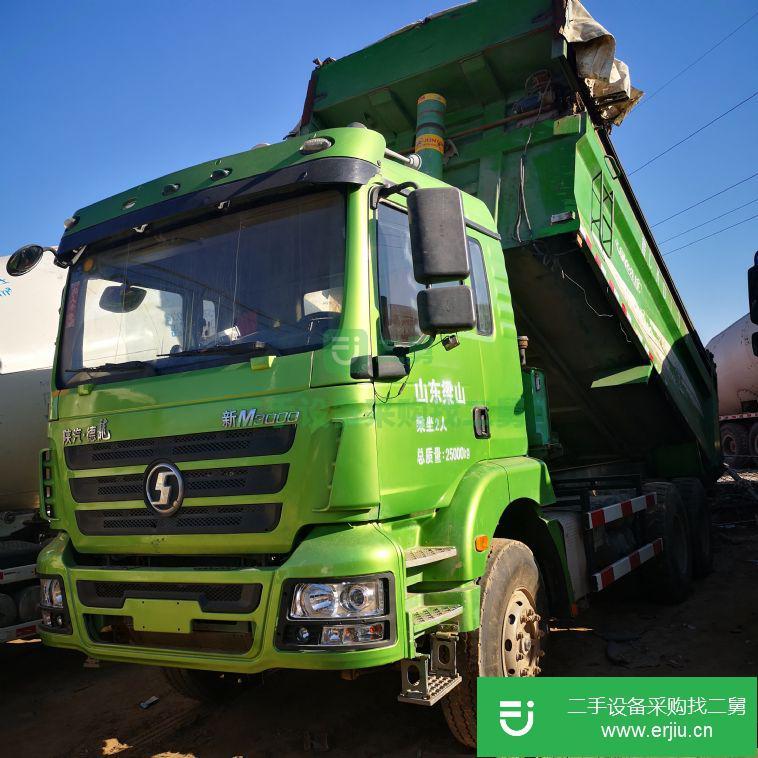 山東出售二手17年德龍后八輪5米8綠皮M3000環保渣土自卸車