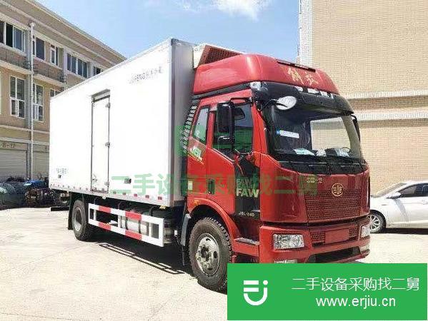 湖北出售二手一汽解放J6L240馬力6.8米高頂雙臥蔬菜水果冷藏車