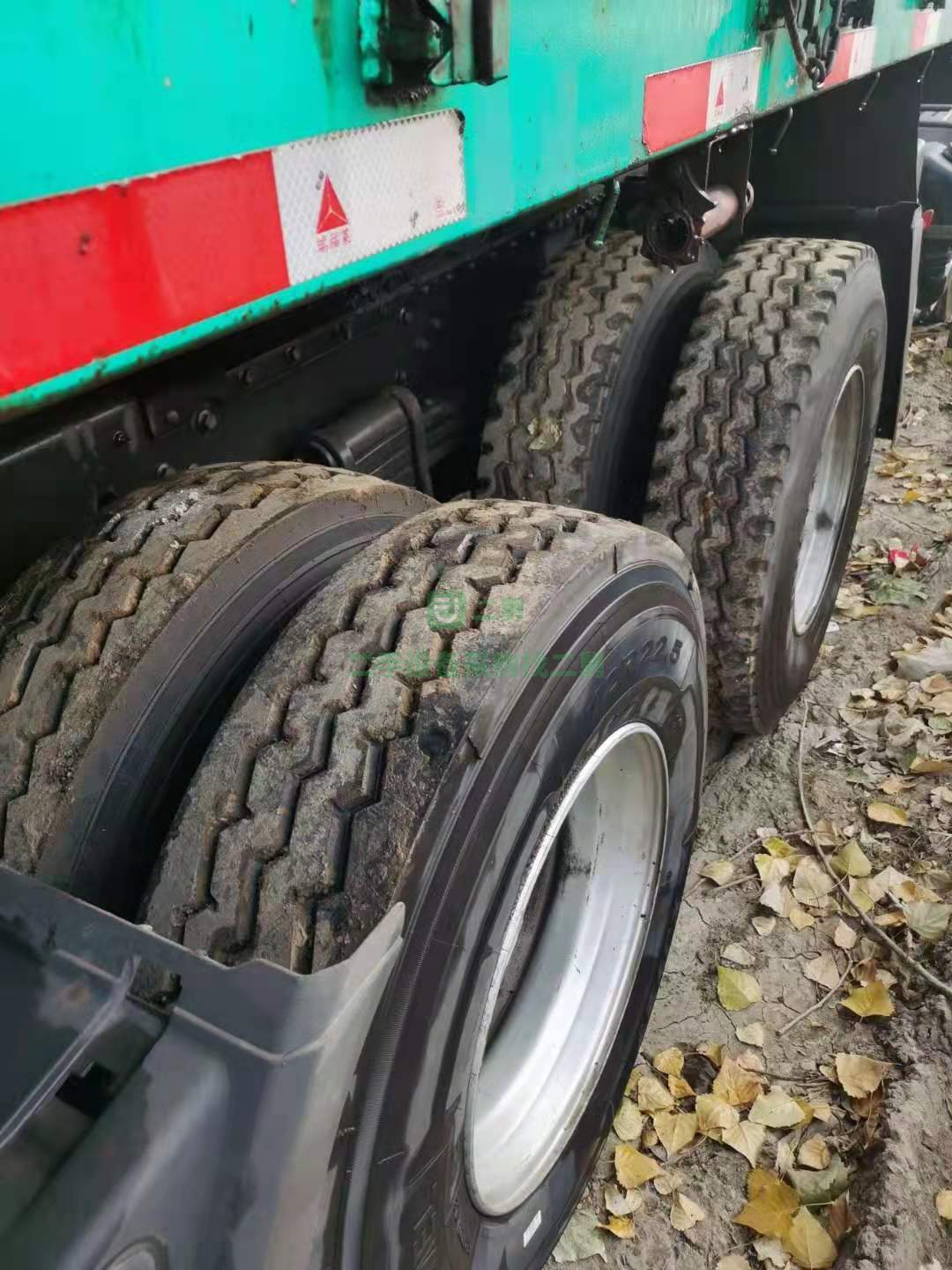 急售一臺一年4個月捍衛400牽引車，全車輪胎9.9