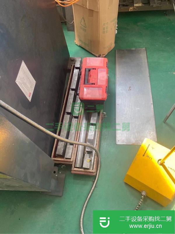 江蘇出售二手奧斯瑪60噸2.2下動式數(shù)控折彎機