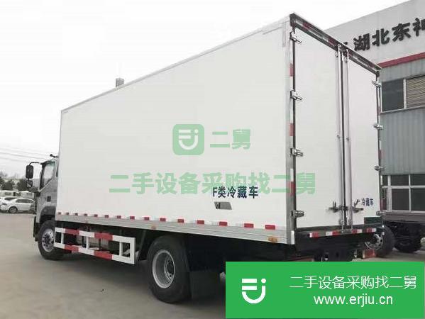 湖北出售二手福田歐馬可6.8米185馬力肉鉤冷藏車