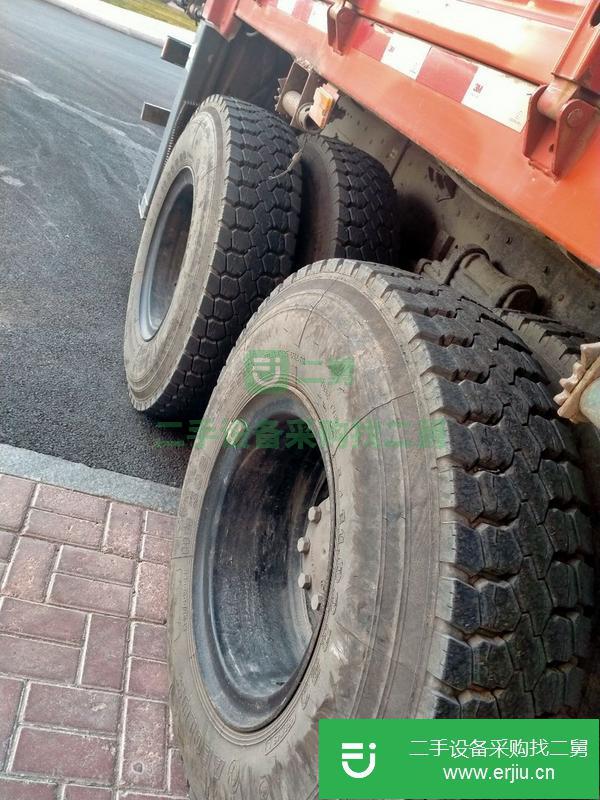 黑龍江出售二手東風(fēng)天龍隨車吊上裝三一14噸吊機(jī)