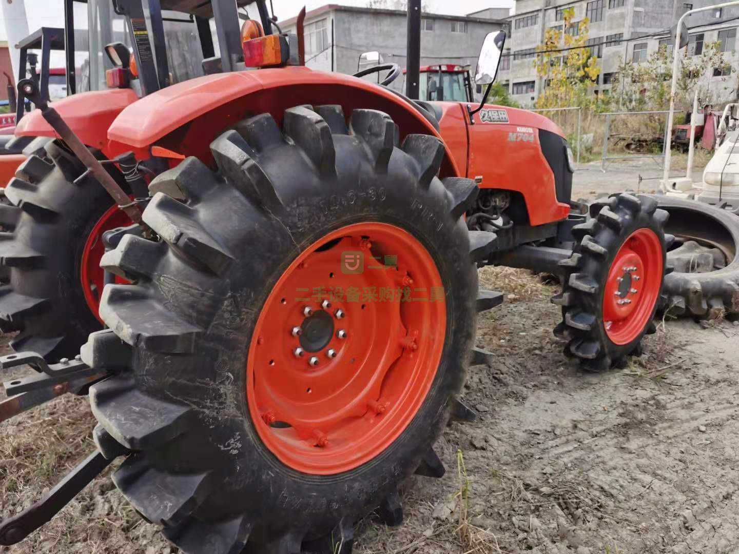 出售一臺12年進口久保田M704拖拉機，車況精品