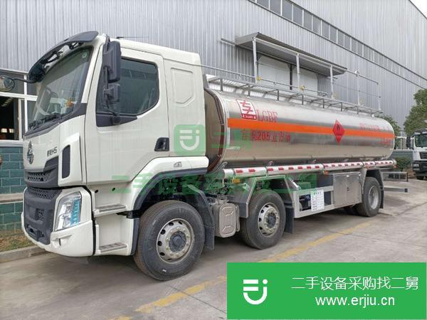 湖北出售二手柳汽小三軸油罐車