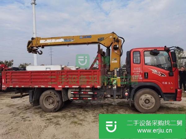 重慶出售二手重汽王牌云內(nèi)130馬力配徐工6.3噸4節(jié)臂隨車吊