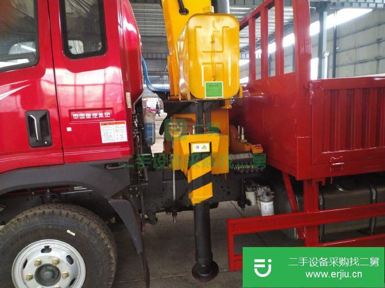 云南出售二手大運(yùn)重汽6.3噸隨車吊