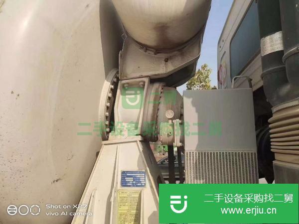 云南出售二手豪沃18年國五十四方攪拌罐車