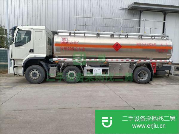 湖北出售二手柳汽小三軸油罐車